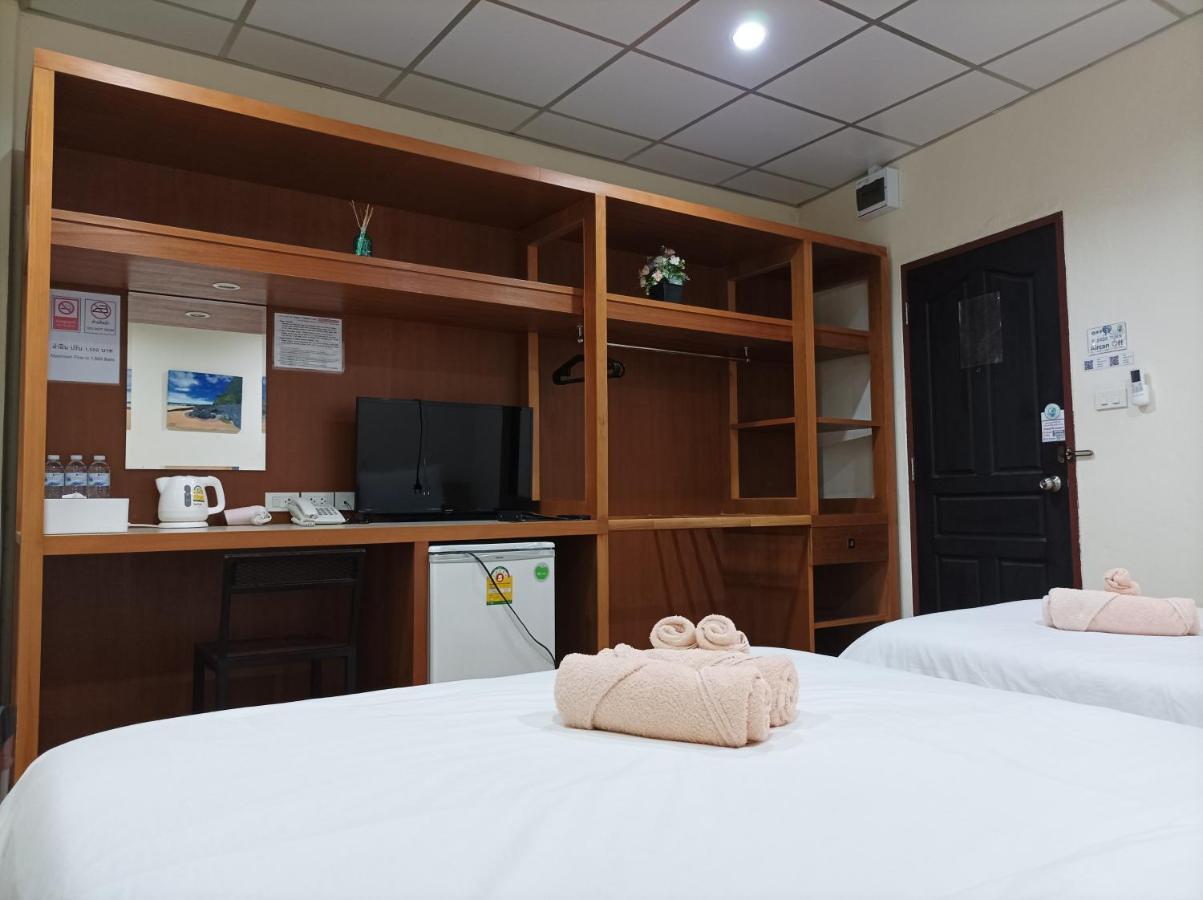 Double D Rooms & Cafe Бангкок Экстерьер фото