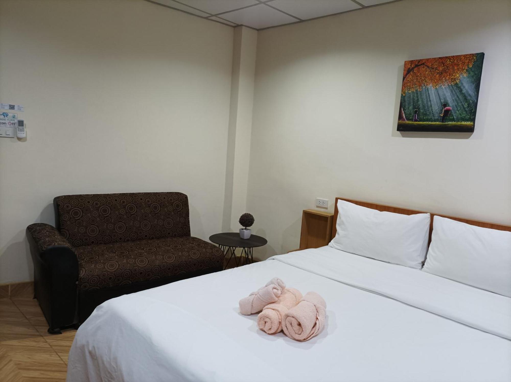 Double D Rooms & Cafe Бангкок Экстерьер фото