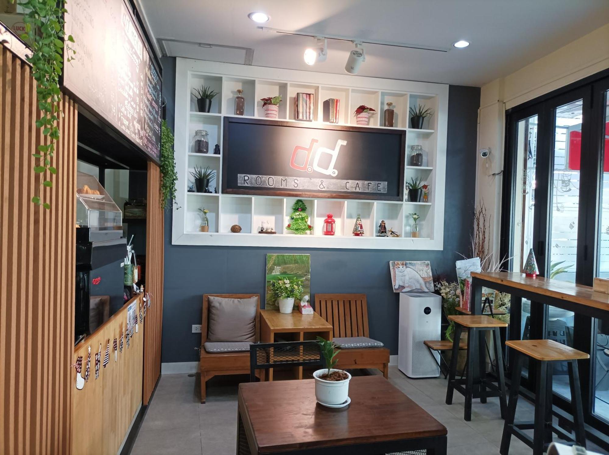 Double D Rooms & Cafe Бангкок Экстерьер фото