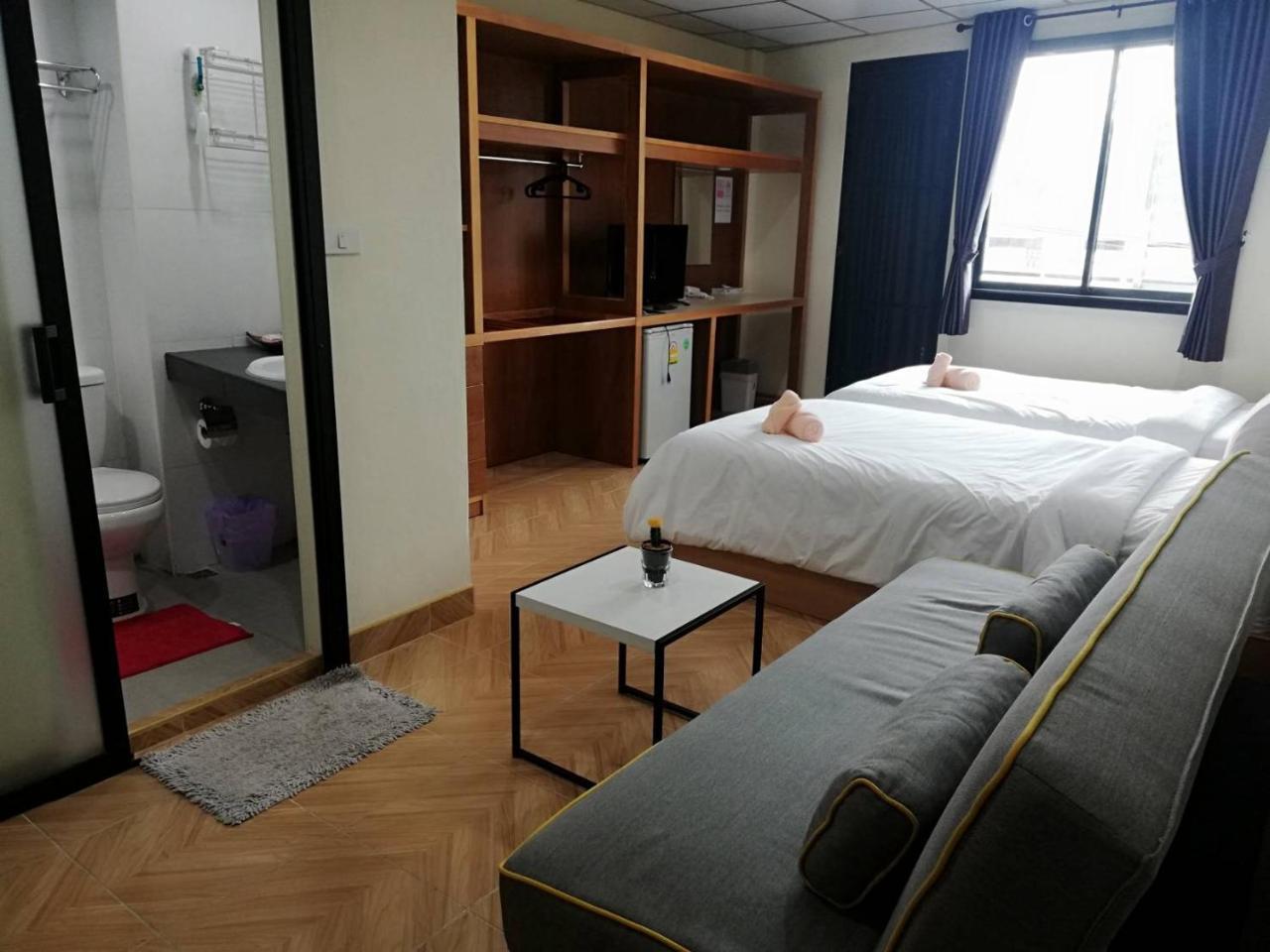 Double D Rooms & Cafe Бангкок Экстерьер фото
